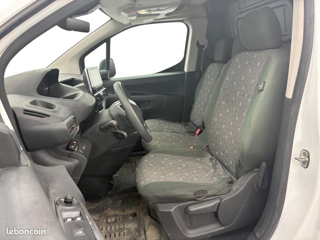 Peugeot Partner FOURGON STANDARD 1000 KG BLUEHDI 100 S&S BVM6 PREMIUM (image 9)