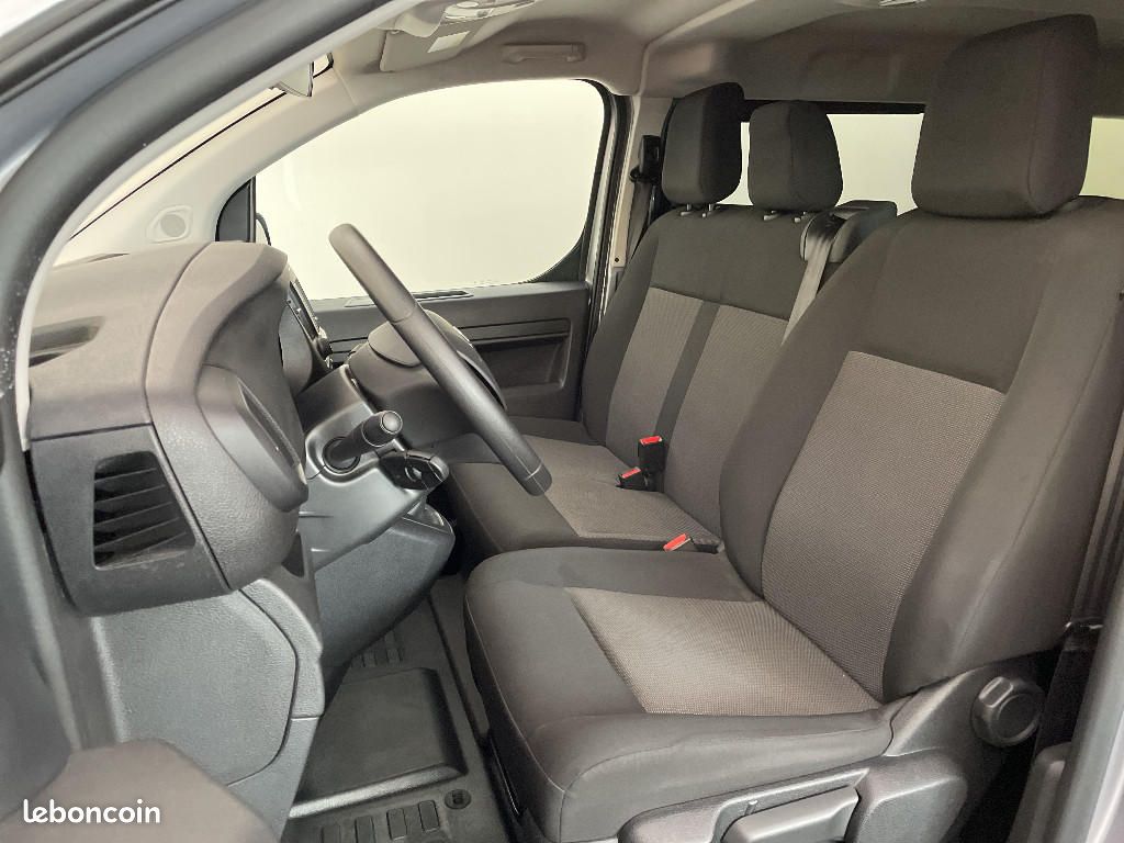 Toyota PROACE COMBI MC23 Long 2.0L 140 D-4D BVM6 Dynamic Confort (image 18)