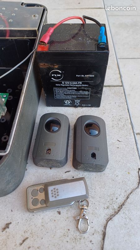 Motorisation portail avidsen avec batterie cellules et télécommande (image 2)
