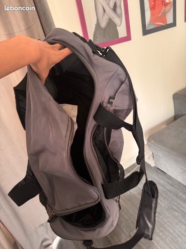 Sac de voyage ou sport Nike (image 2)