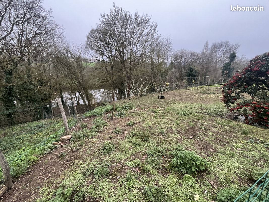 Terrain 999 m² Thouars (image 1)