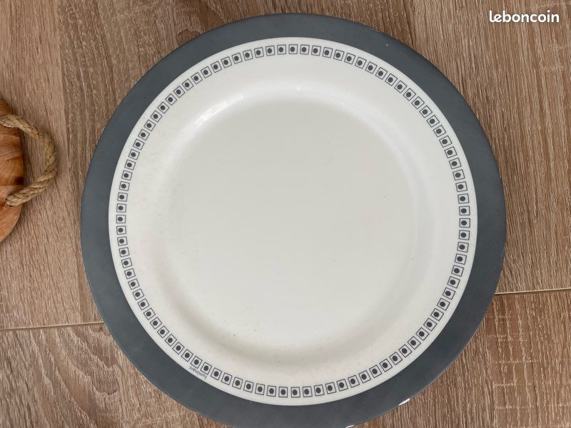 Lot assiettes grises (image 5)