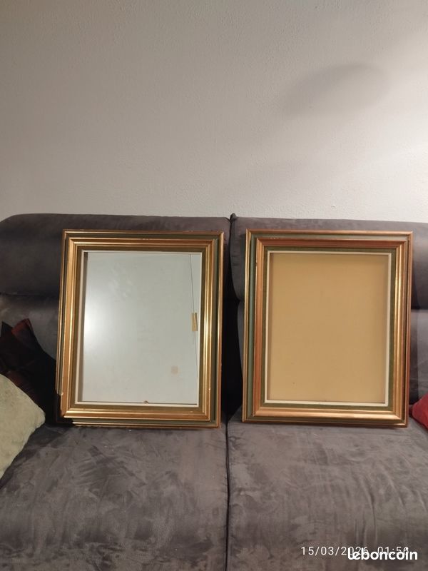 Deux cadres vintage en bois avec plaque en verre (image 1)