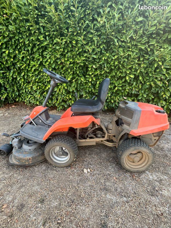 Vend tracteur tondeuse autoportée Husqvarna R111b5 (image 1)