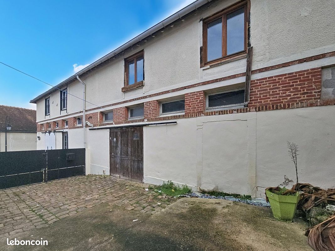 Maison 4 pièces 150 m² · à Sainte-Colombe · 150 m² · 220 000 €