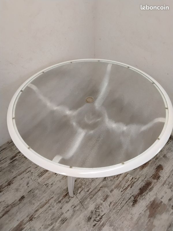 Table ronde, table d’extérieur (image 4)