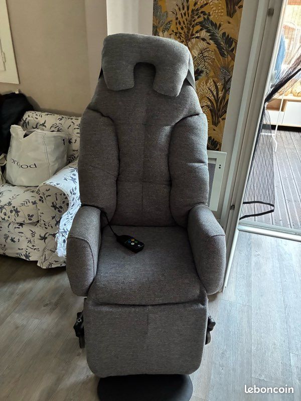 Fauteuil électrique (image 1)