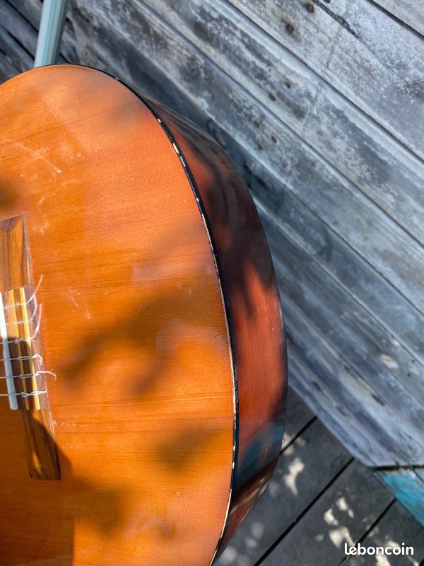 Guitare Yamaha (image 6)