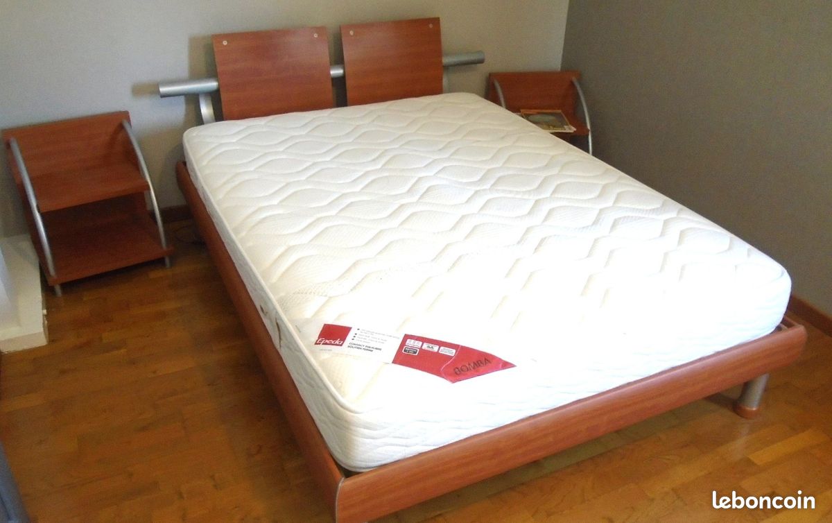 Cadre de lit + sommier + matelas + 2 chevets + 2 valets (image 1)