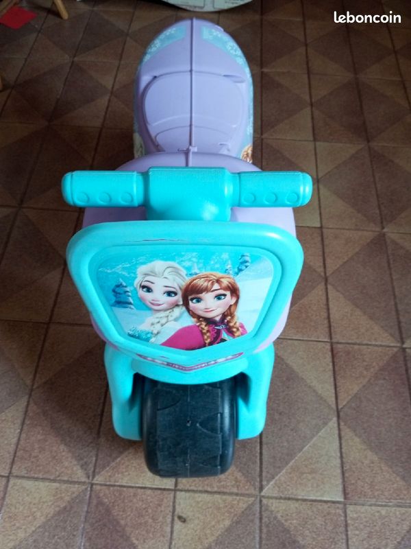 Moto Trotteur Reine Des Neiges Porteur Reine Des Neiges Porteur