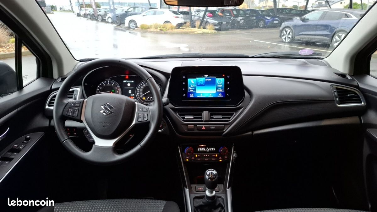 Suzuki s-cross II 1.4 BOOSTERJET HYBRID PRIVILEGE (image 12)