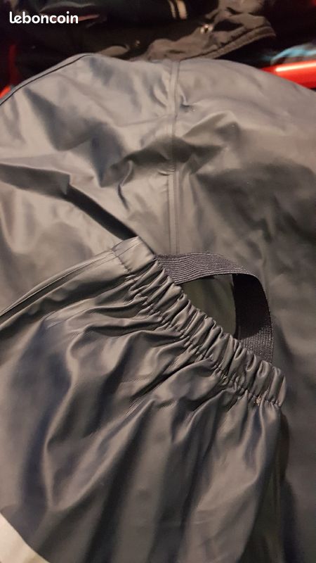 Pantalon imperméable avec bretelles 4/6 ans (image 3)