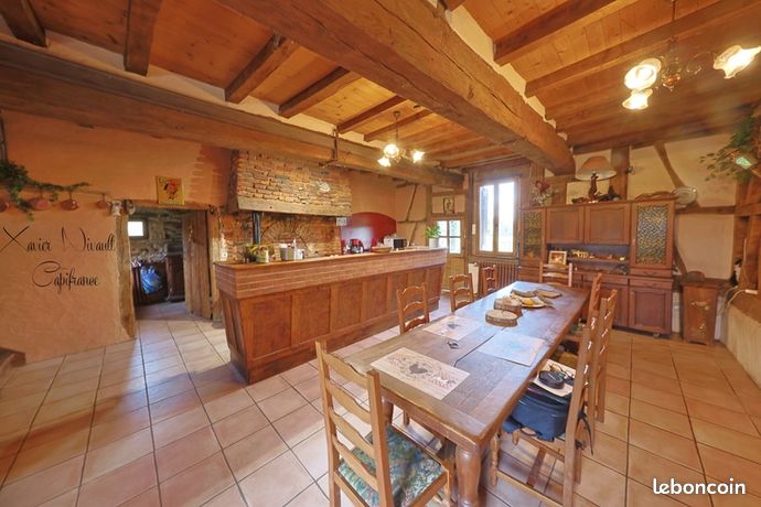 Maison 5 pièces 242 m²