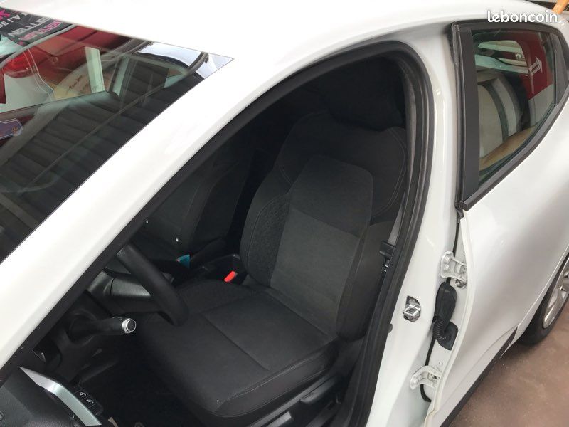 Renault clio v societe 1.5 blue dci 85 business reversible carplay (image 3)