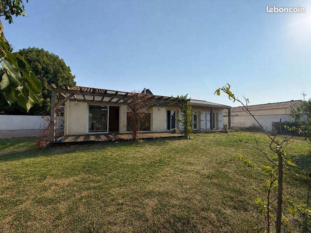 Maison 5 pièces 120 m² · à Saint-Jean-de-Liversay · 120 m² · 295 000 €