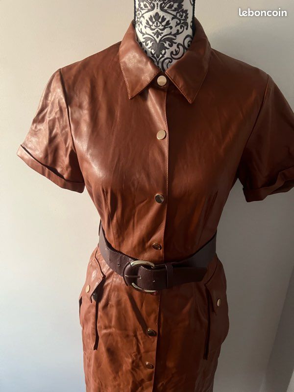 Robe (image 2)