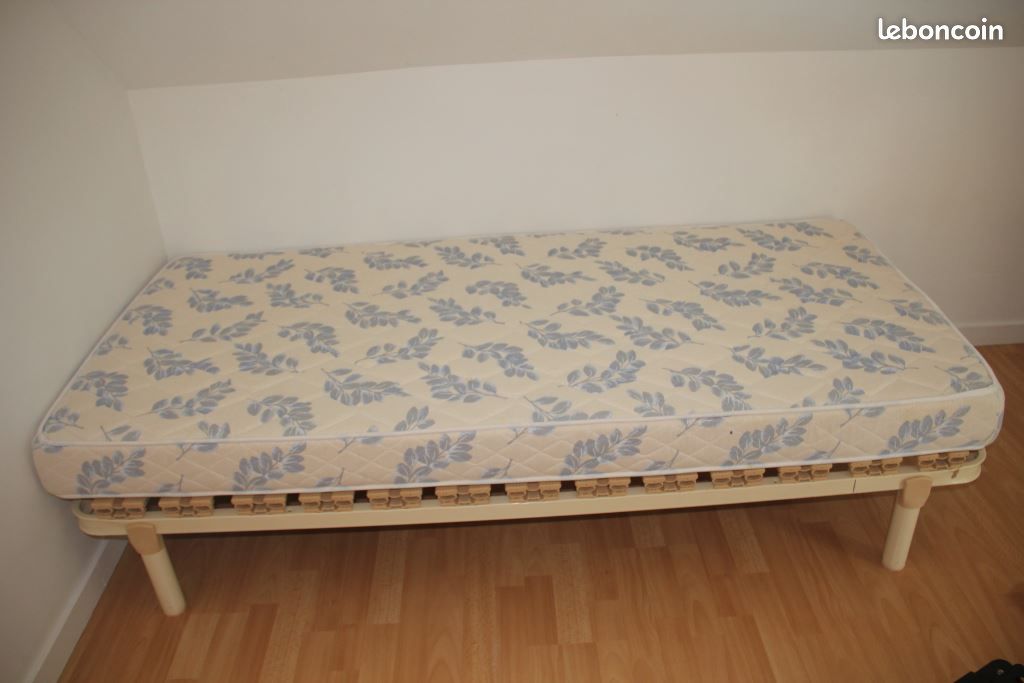 Matelas 1 place / sommier métal quasi-neufs (image 1)