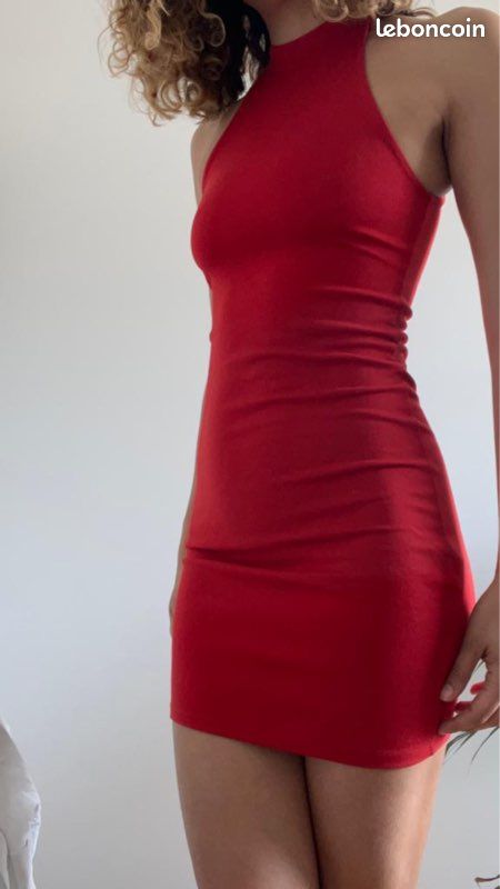 Jolie robe rouge moulante - S (image 4)