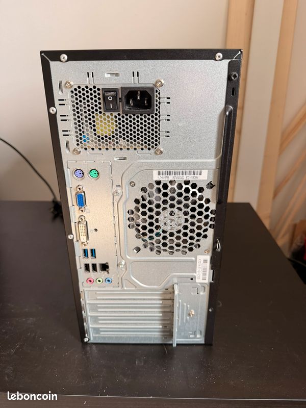 PC Fujitsu Esprimo P420 Tour + écran 22" - I3-4130, 8Go RAM, SSD 240Go, W10 - Reconditionné