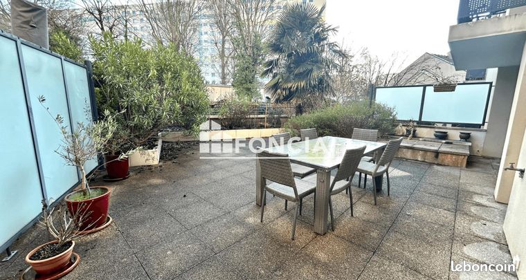 https://img.leboncoin.fr/api/v1/lbcpb1/images/15/e4/7b/15e47bc47a5ef7cc87a261453da3382c66fbb9e5.jpg?rule=ad-image