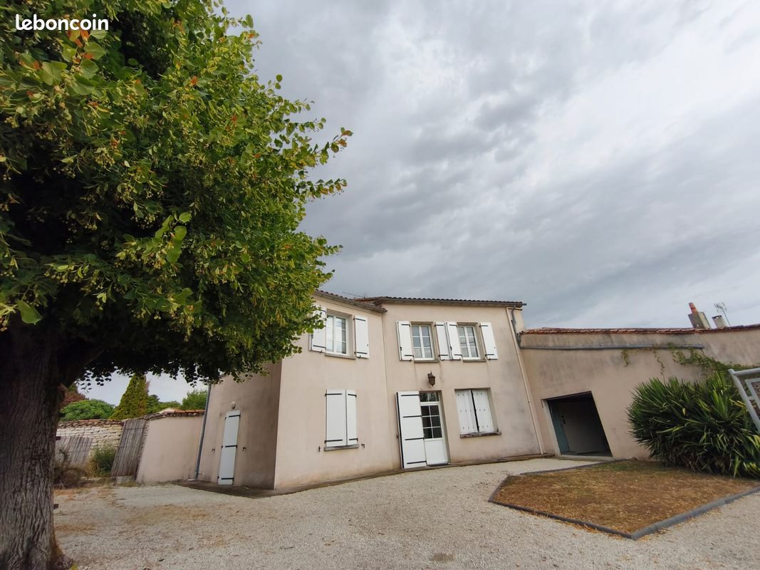 Maison 5 pièces 117 m² · à Champniers · 117 m² · 230 000 €