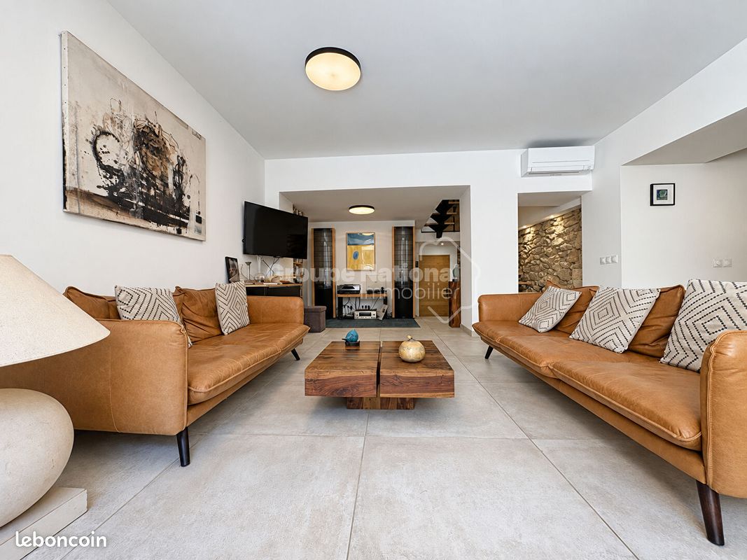Maison 5 pièces 215 m² · à Grans · 215 m² · 639 900 €