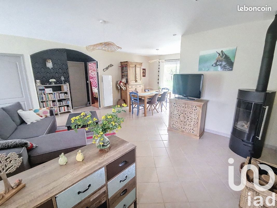 Maison 5 pièces 110 m² - La Rochefoucauld-en-Angoumois 16110 (image principale 3)