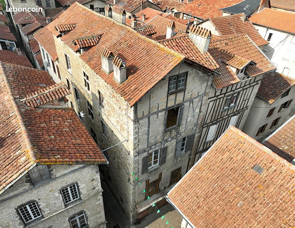 Immeuble 18 pièces 430 m² · à Villefranche-de-Rouergue · 430 m² · 110 000 €