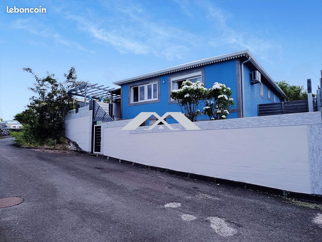 Maison 4 pièces 103 m² · à Saint-Louis · 103 m² · 1 400 €/mois