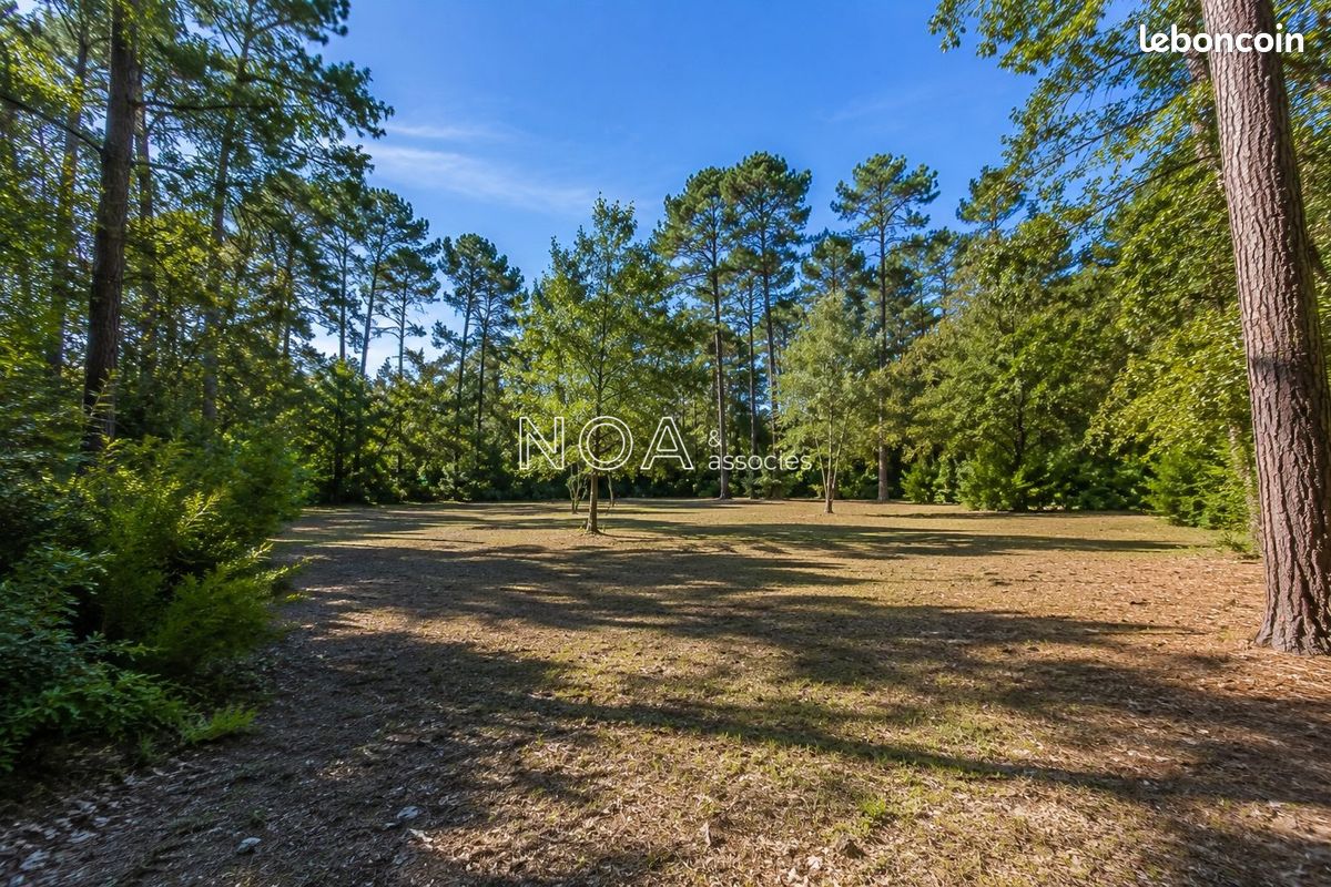 Terrain 1333 m² · à Arès · 1 333 m² · 384 800 €