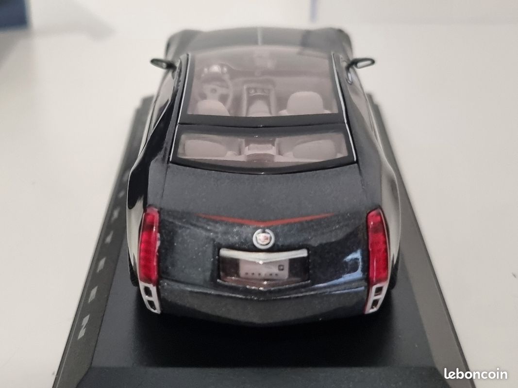 Cadillac sixteen Norev 1/43 - Collection