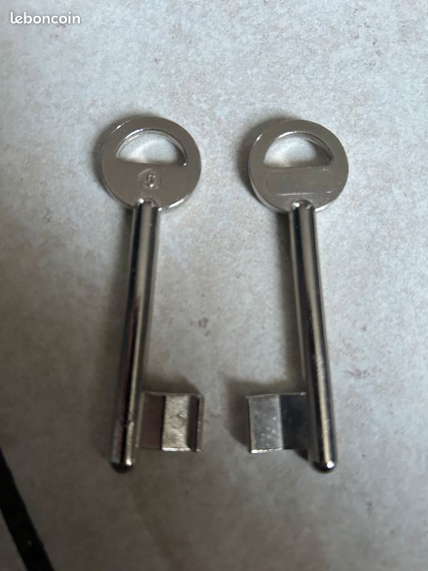 Clé de meuble 2 (image 1)