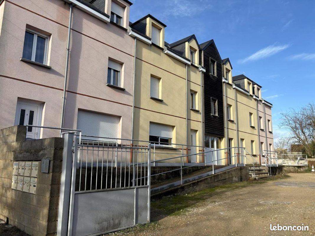 Immeuble 448 m² · à Saint-Georges-sur-Eure · 448 m² · 738 000 €