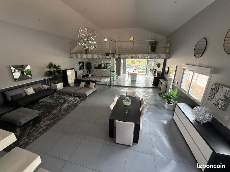 Maison 4 pièces 270 m² · à La Chapelle-Saint-Ursin · 270 m² · 520 000 €