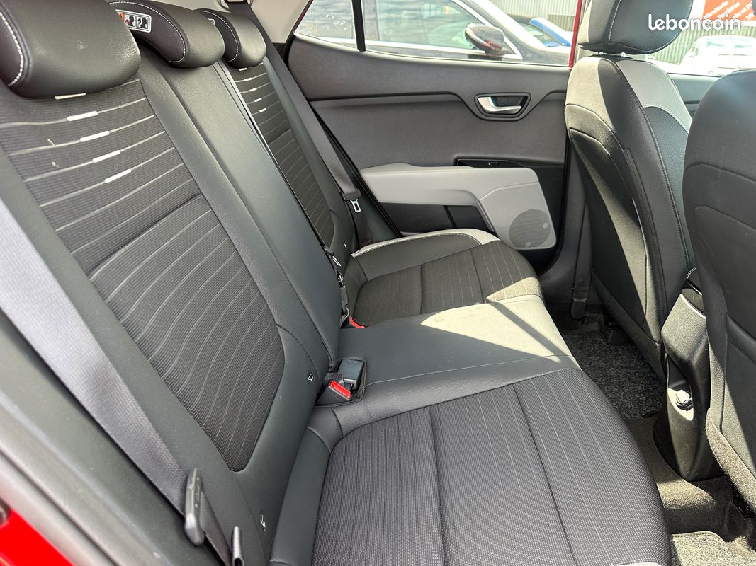 Kia stonic 1.0 t-gdi 120 isg premium 1 ere main avec seulement 27724 kms (image 9)