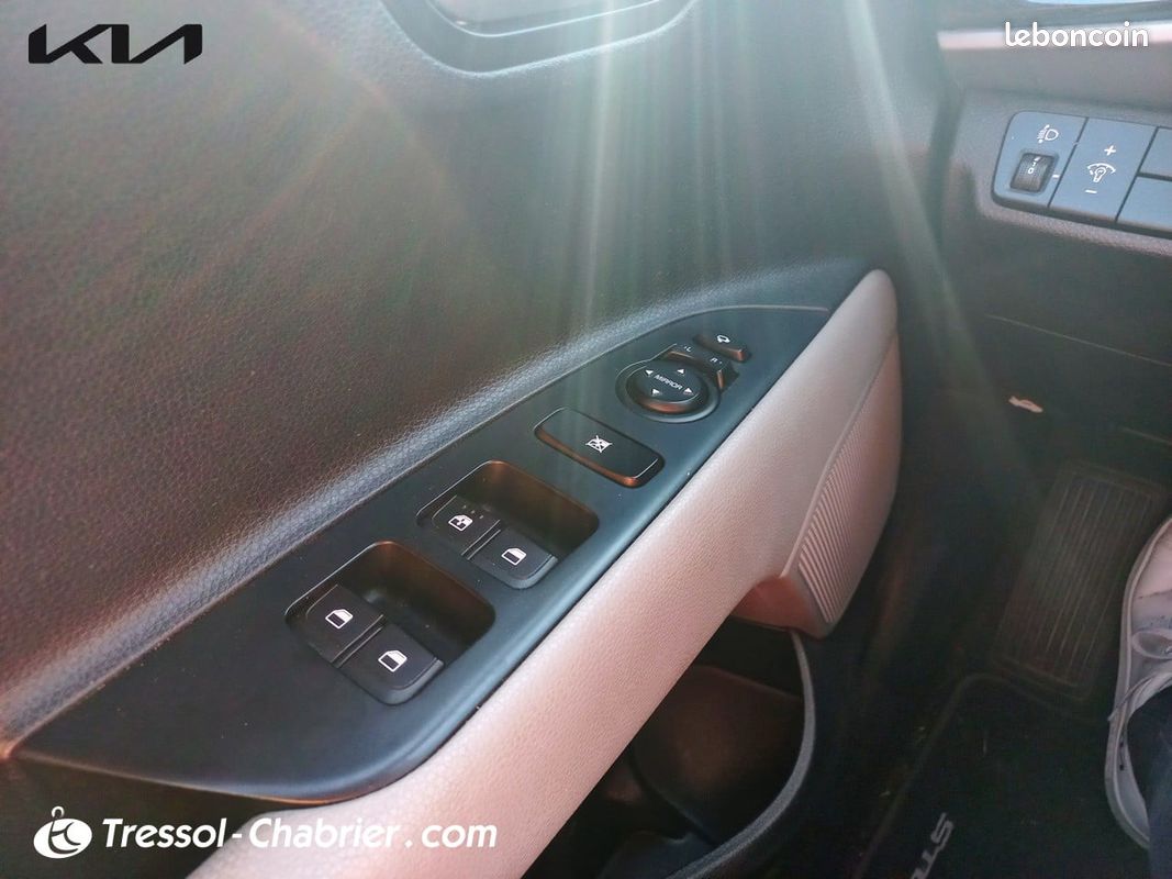 KIA Stonic 1.0 T-GDi 100 ch ISG BVM5 Design (image 24)