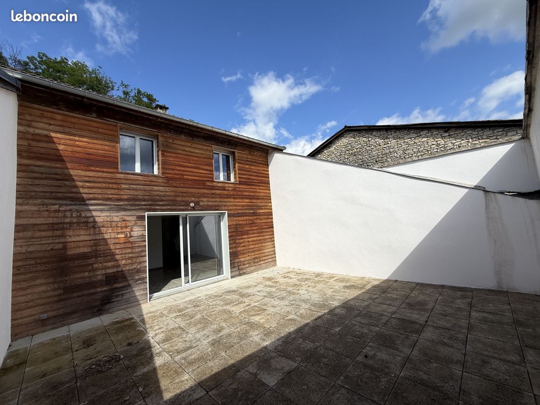 Immeuble 7 pièces 144 m² · à Neuville-sur-Ain · 144 m² · 285 000 €
