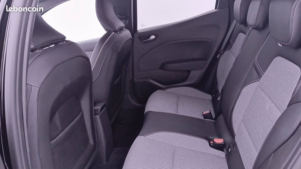 Renault clio e tech full hybrid 145 ch gsr2 techno (image 13)