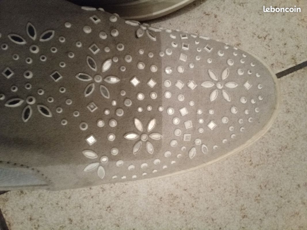 Mocassins en suédine beige (image 3)