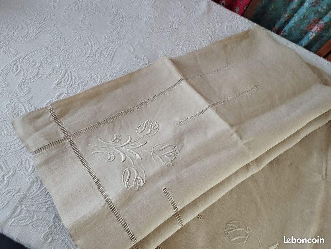 Drap ancien brodé main, pur lin, jamais utilisé (image 10)