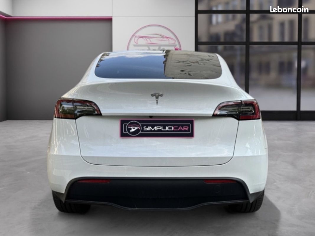 TESLA MODEL Y Standard RWD (image 9)