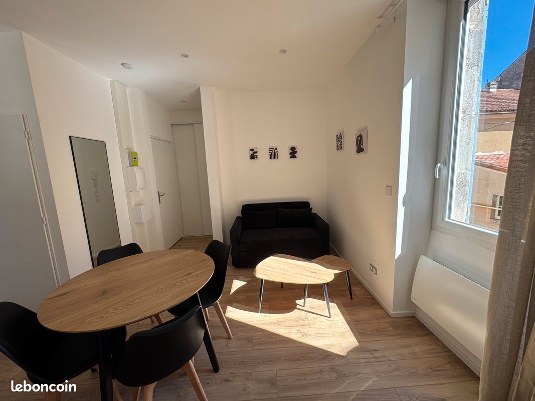 Appartement 2 pièces 32 m² · à Saint-Affrique · 32 m² · 490 €/mois