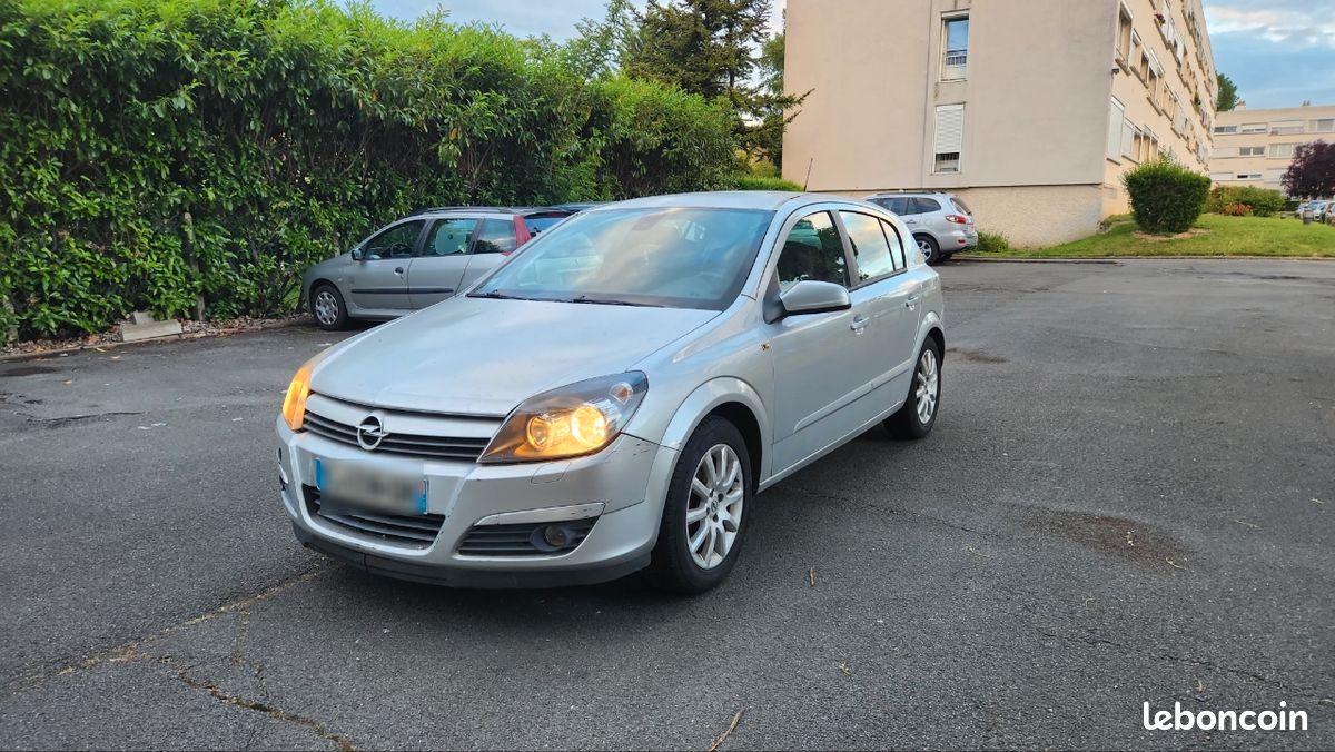 Opel Astra H (image 1)