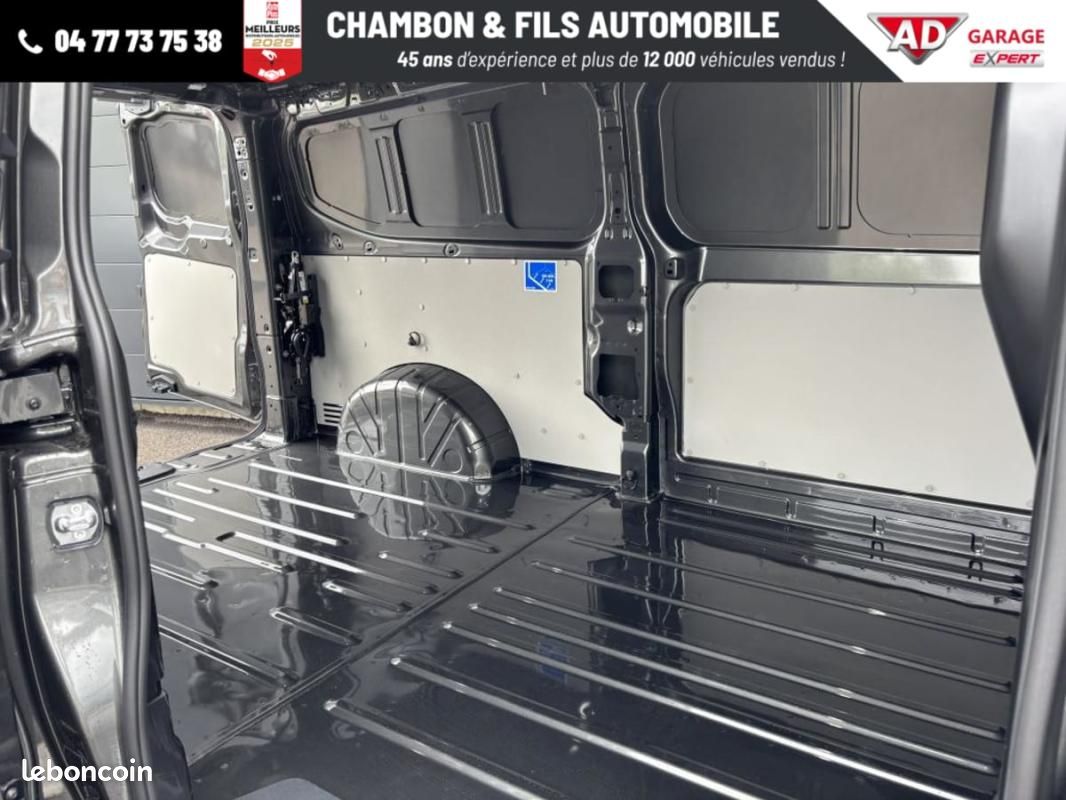 Ford Transit Custom FOURGON 320 L2H1 2.0 ECOBLUE 170 CH BVA8 LIMITED Prix: 35825 HT (image 27)