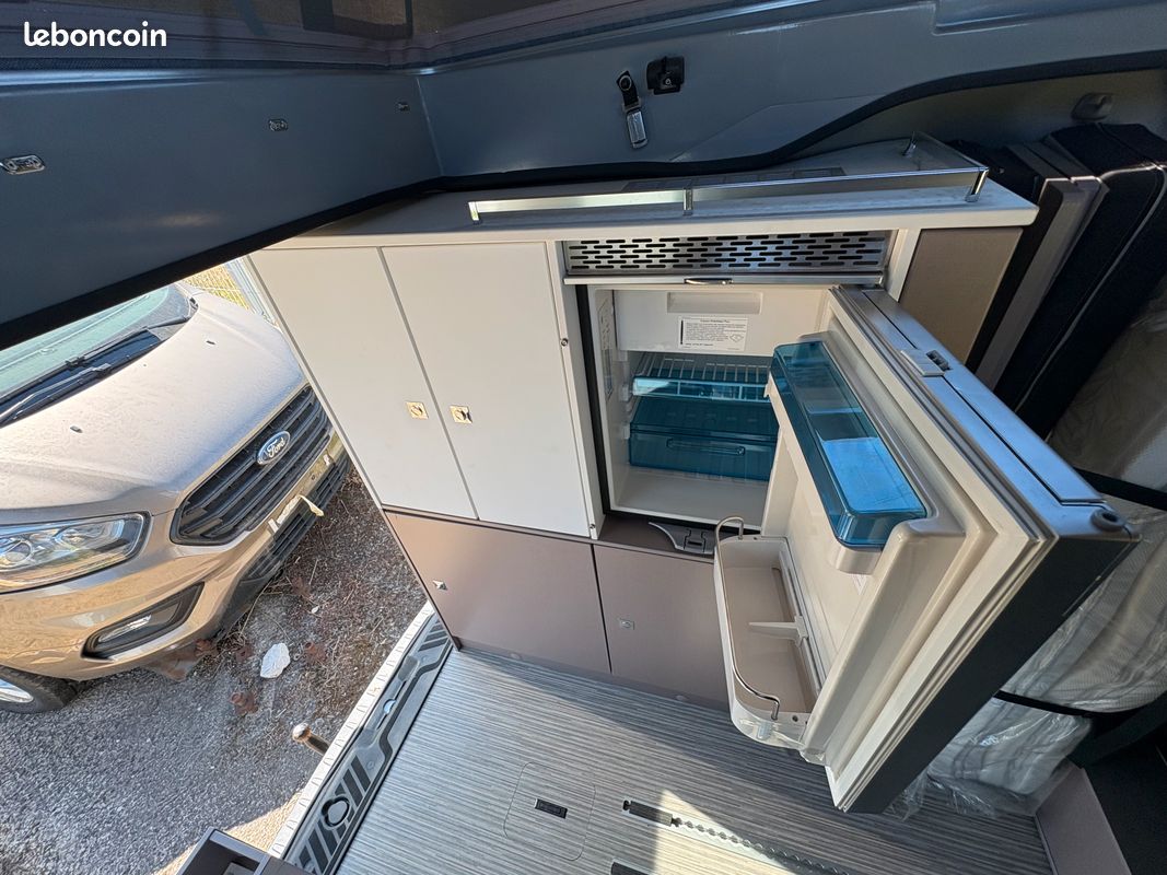 Prix canon BURSTNER COPA C530 Fourgon Van Toit relevable + Boite auto + Ford Transit Connect 130 CV + 1500 kms + chauffage webasto + Jantes alus + Double porte coulissante + Attelage + WC (image 3)