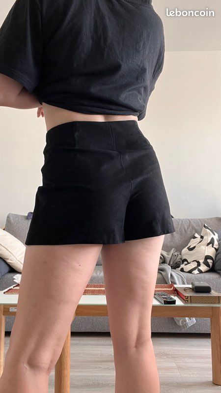 Jupe short noire - Zara - Taille 9 ans : Achat occasion | Jupes (fille) Zara Noir 9 ans (128-132 cm) Très bon état