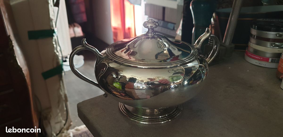 Théière et sucrier en argent à décor guilloché par Christofle - Louise Antiquités