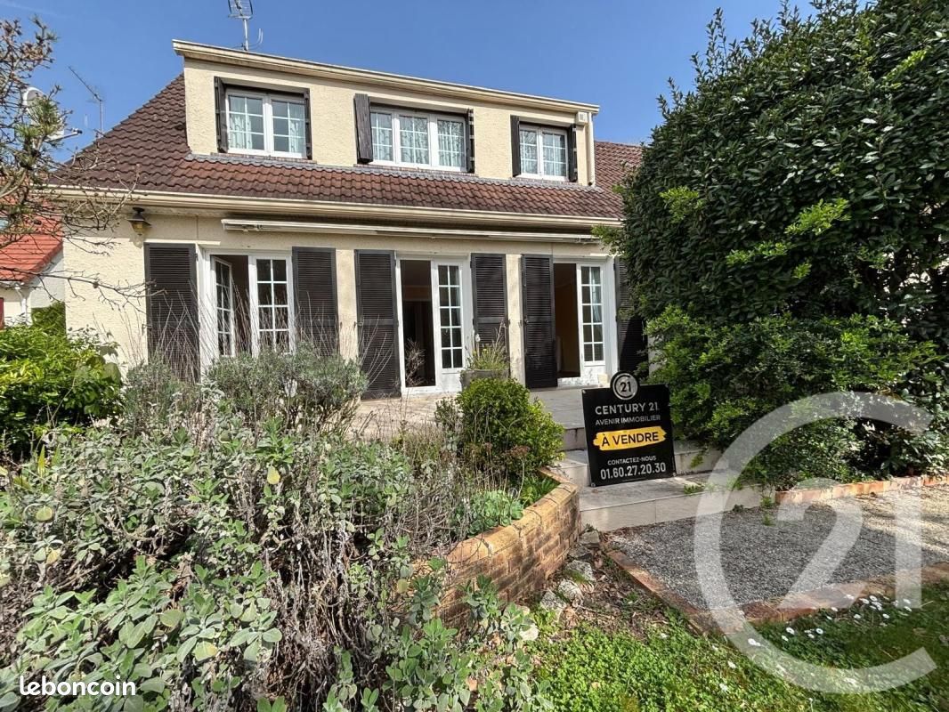Maison 6 pièces 119 m² · à Gressy · 119 m² · 365 000 €