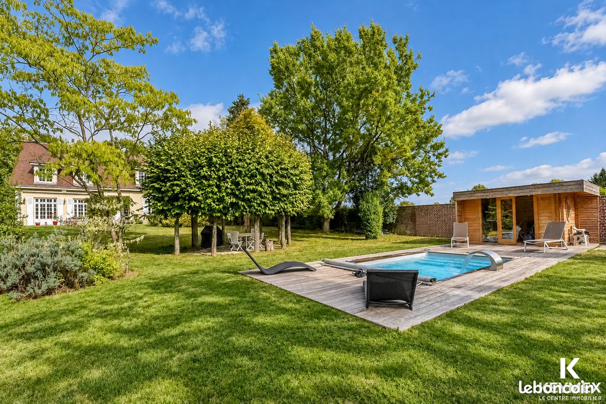 Maison 8 pièces 300 m² · à Therdonne · 300 m² · 649 900 €