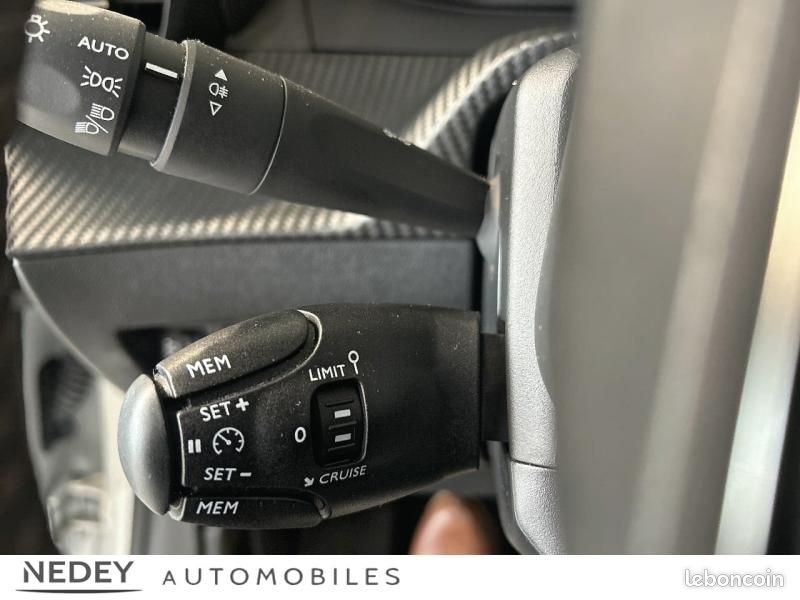 Peugeot 208 1.2 PureTech 100ch S&S Active (image 26)